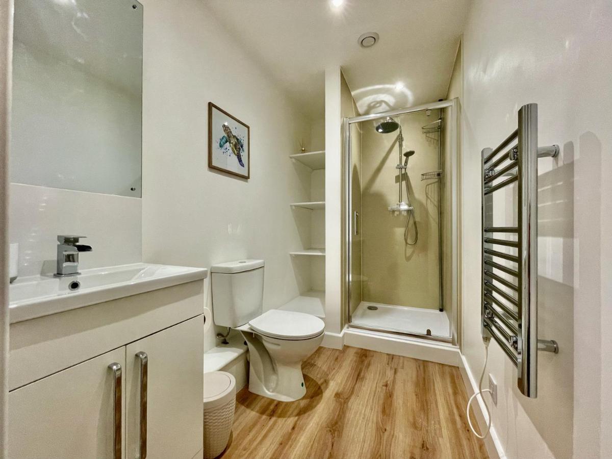 Апартаменты Strawberry Line, Flat 2 Вэллс Экстерьер фото